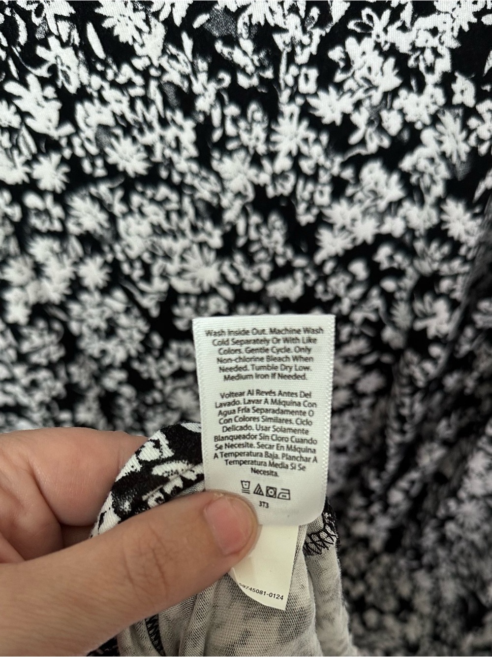Terra & Sky black and white floral scoop neck t-shirt dress Size 1X - Picture 5 of 7